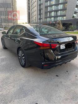 نيسان ألتيما